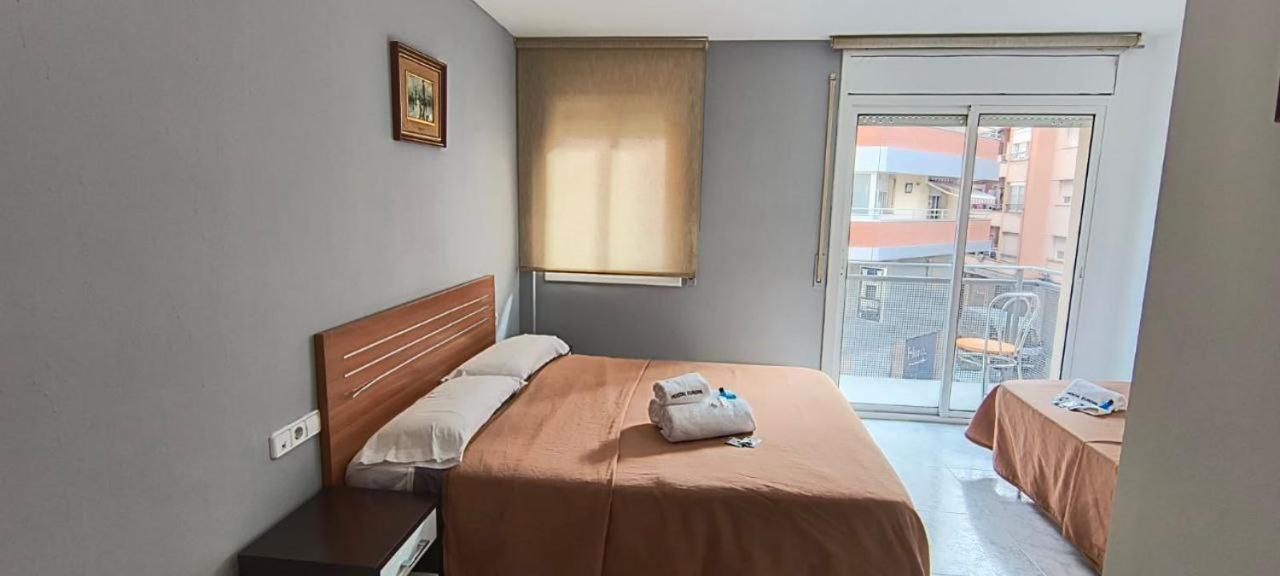 Hostal Europa Tarragona Ngoại thất bức ảnh