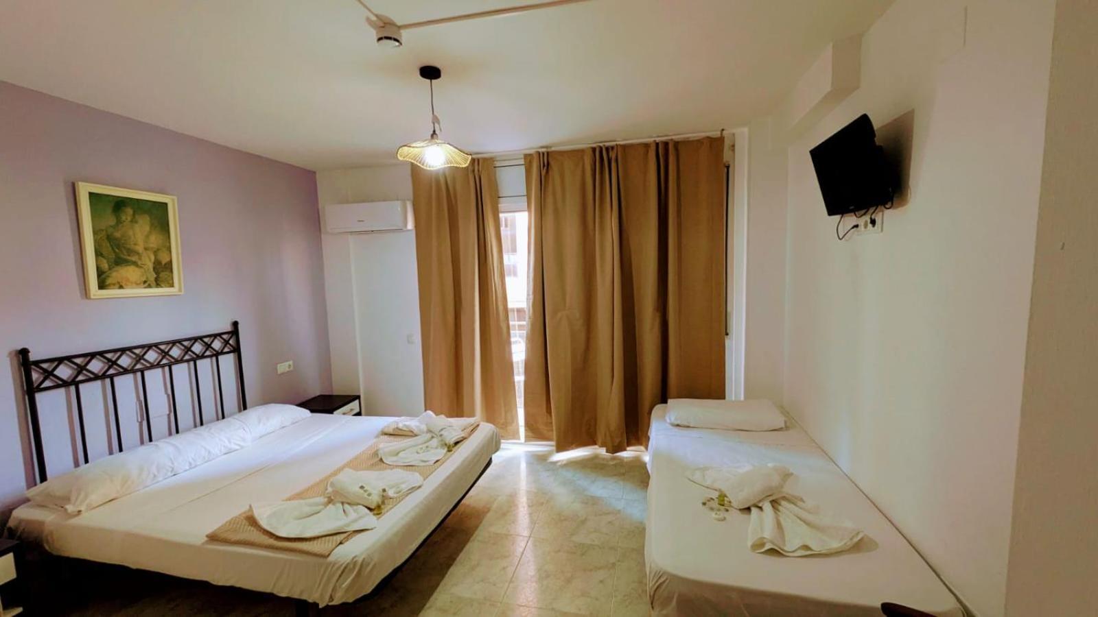 Hostal Europa Tarragona Ngoại thất bức ảnh