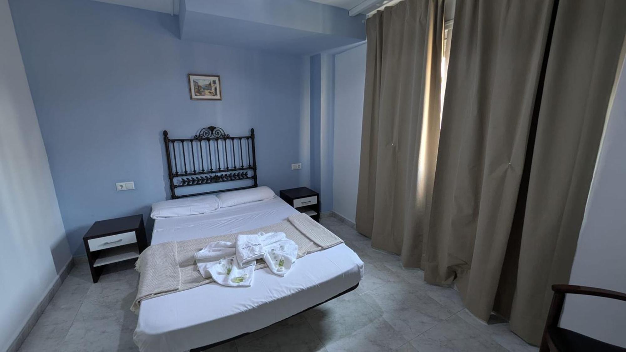 Hostal Europa Tarragona Ngoại thất bức ảnh